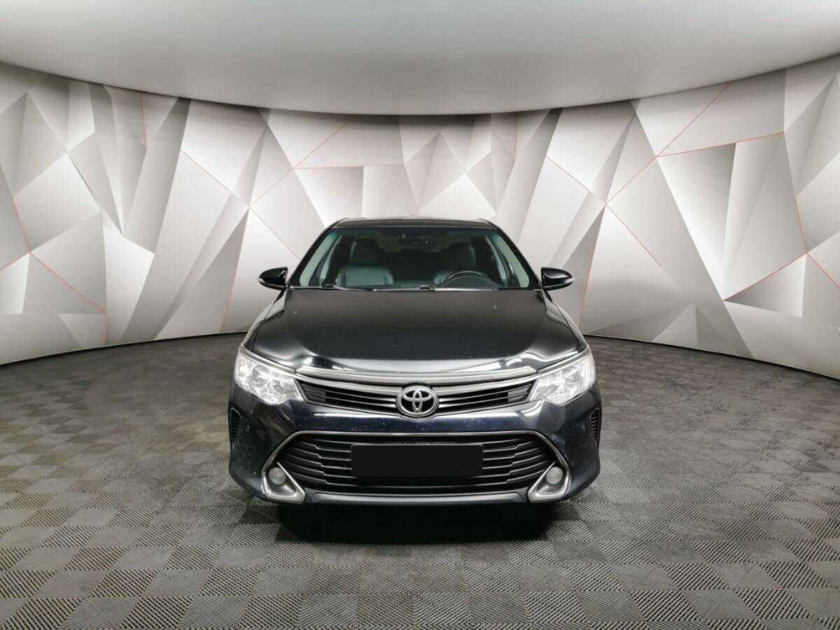 Toyota Camry с пробегом — 2017 год. Фото: #6