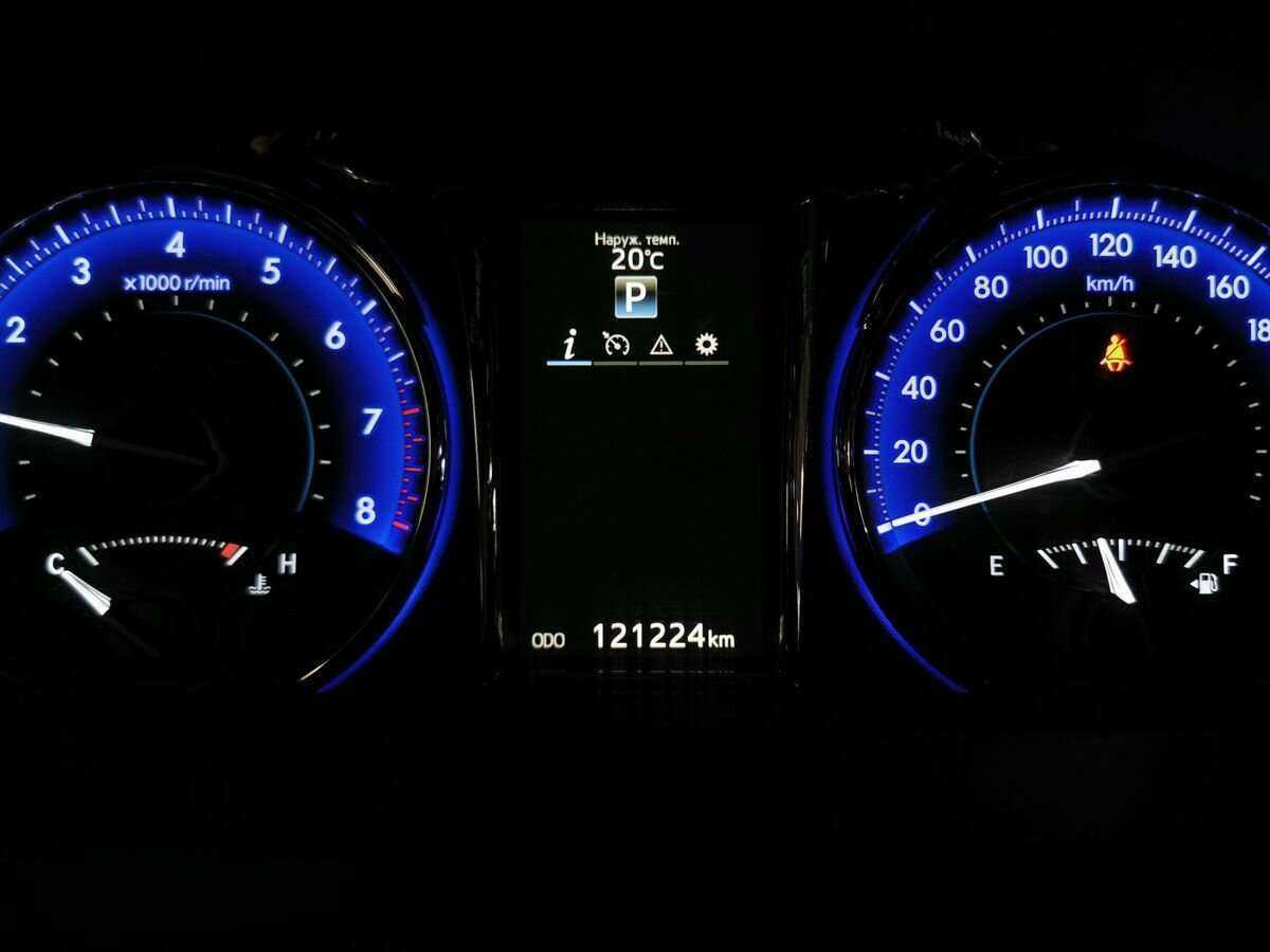 Toyota Camry с пробегом — 2017 год. Фото: #15