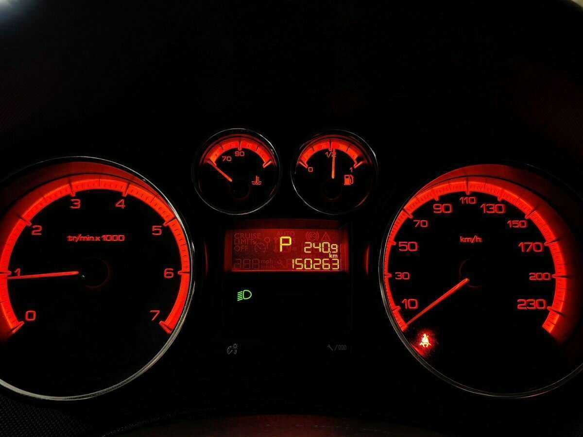 Peugeot 408 с пробегом — 2013 год. Фото: #15