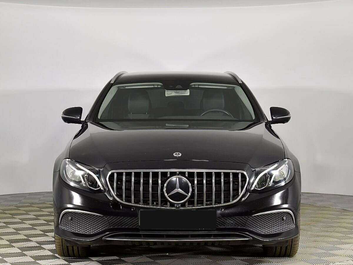 Mercedes-Benz E-Класс с пробегом — 2018 год. Фото: #2