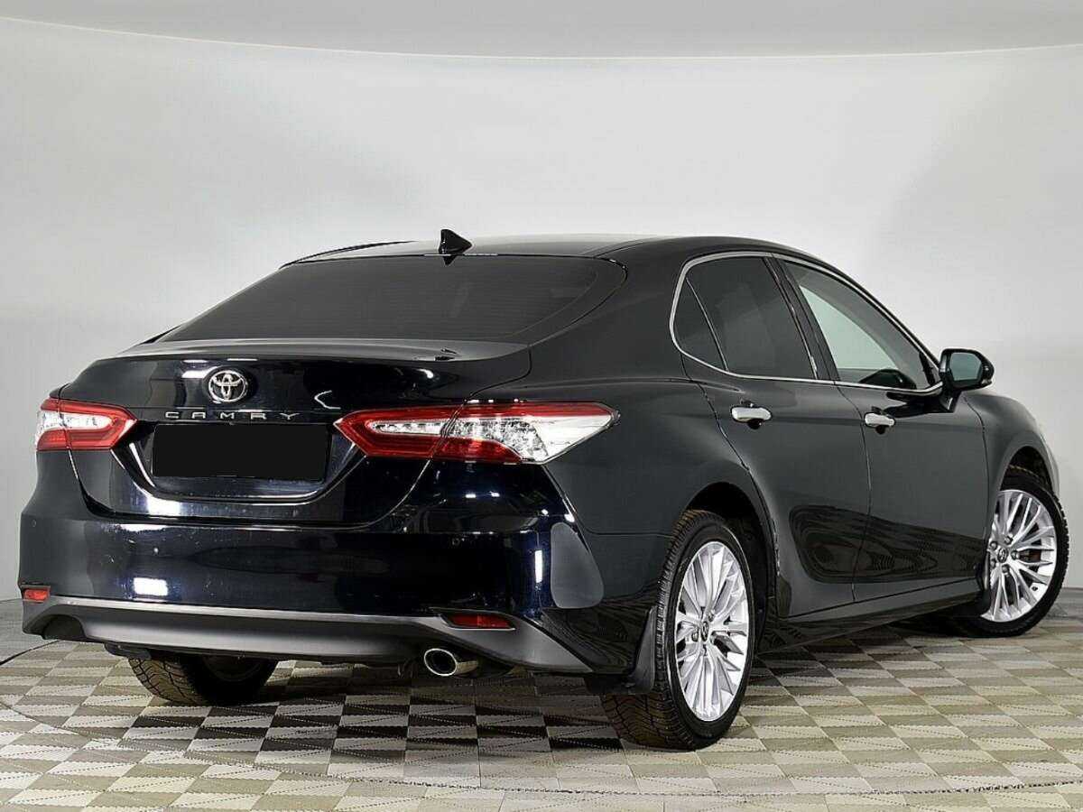 Toyota Camry с пробегом — 2020 год. Фото: #1