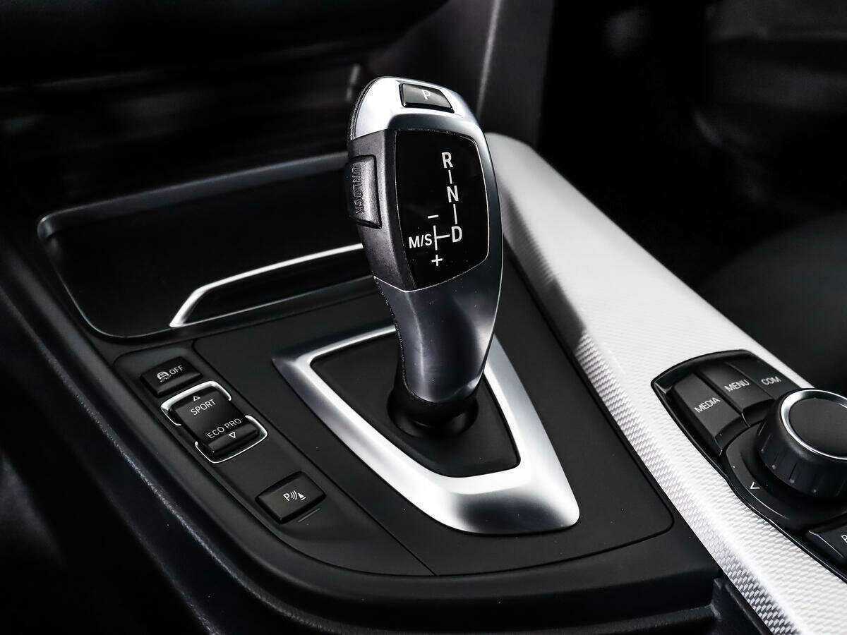 BMW 3 серии с пробегом — 2018 год. Фото: #9