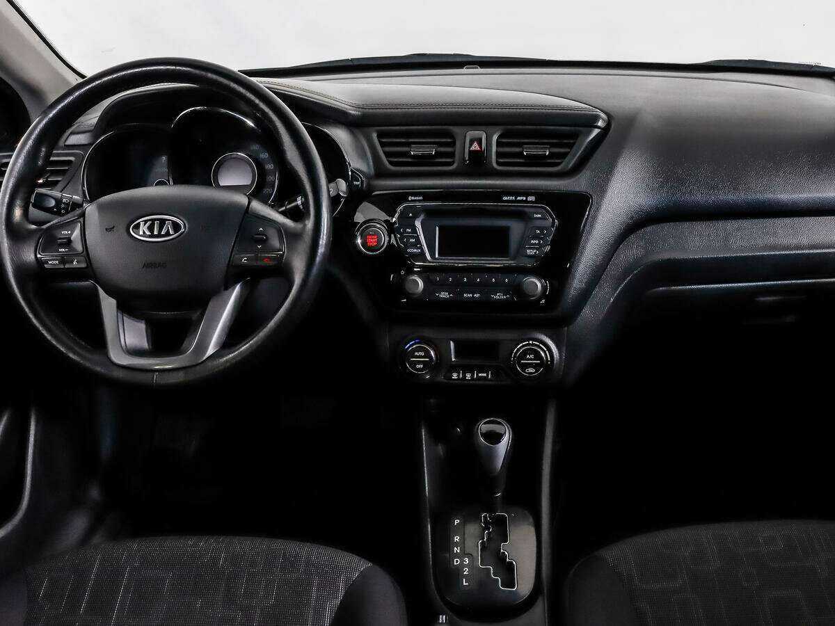 Kia Rio с пробегом — 2012 год. Фото: #11