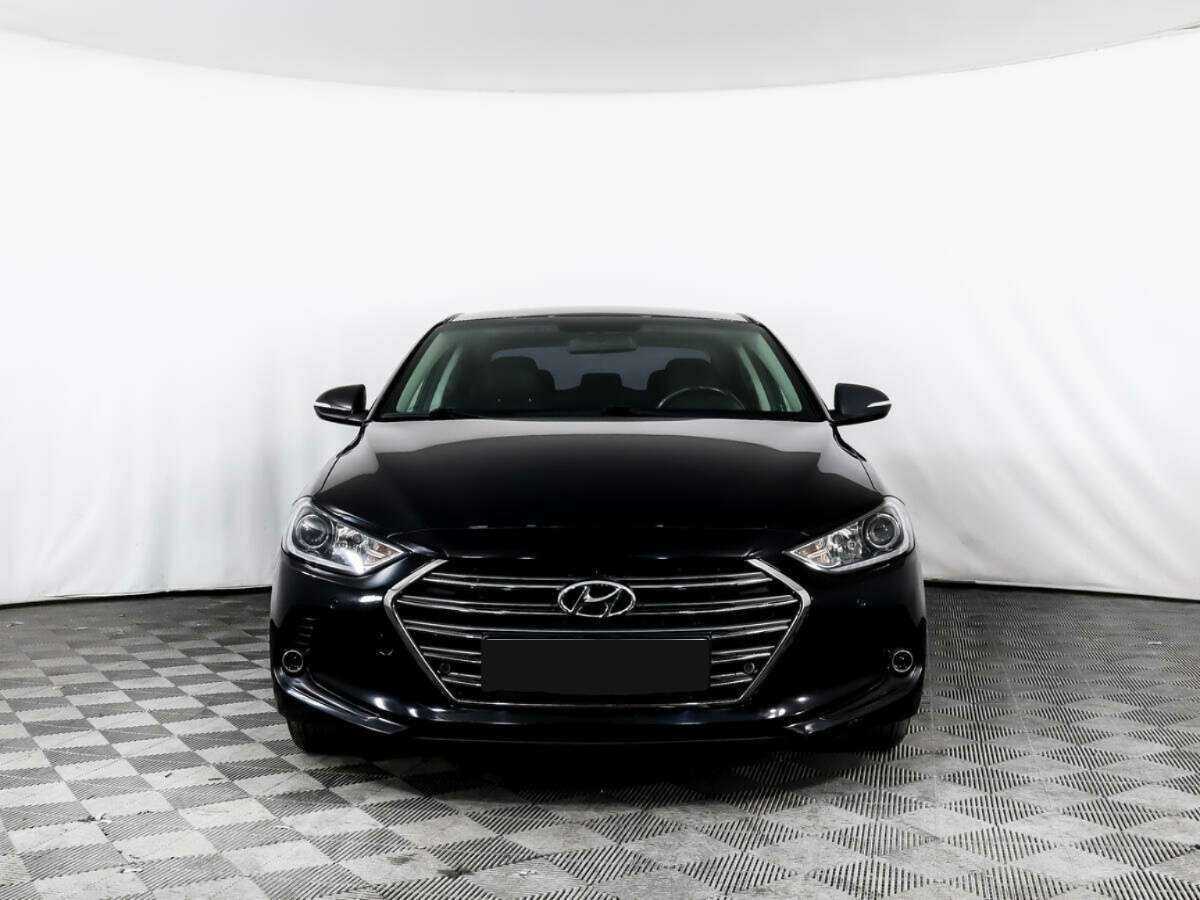 Hyundai Elantra с пробегом — 2017 год. Фото: #1
