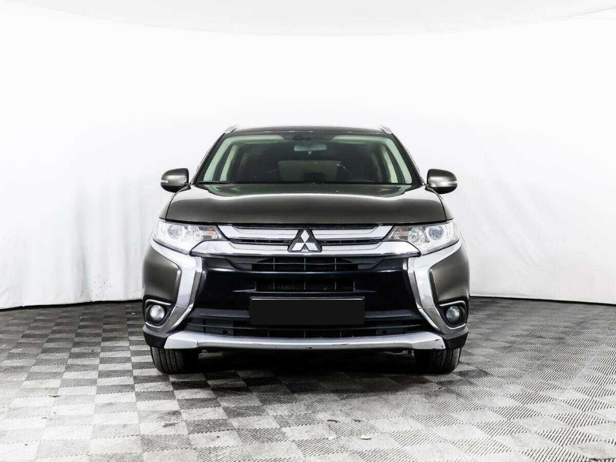 Mitsubishi Outlander с пробегом — 2018 год. Фото: #1