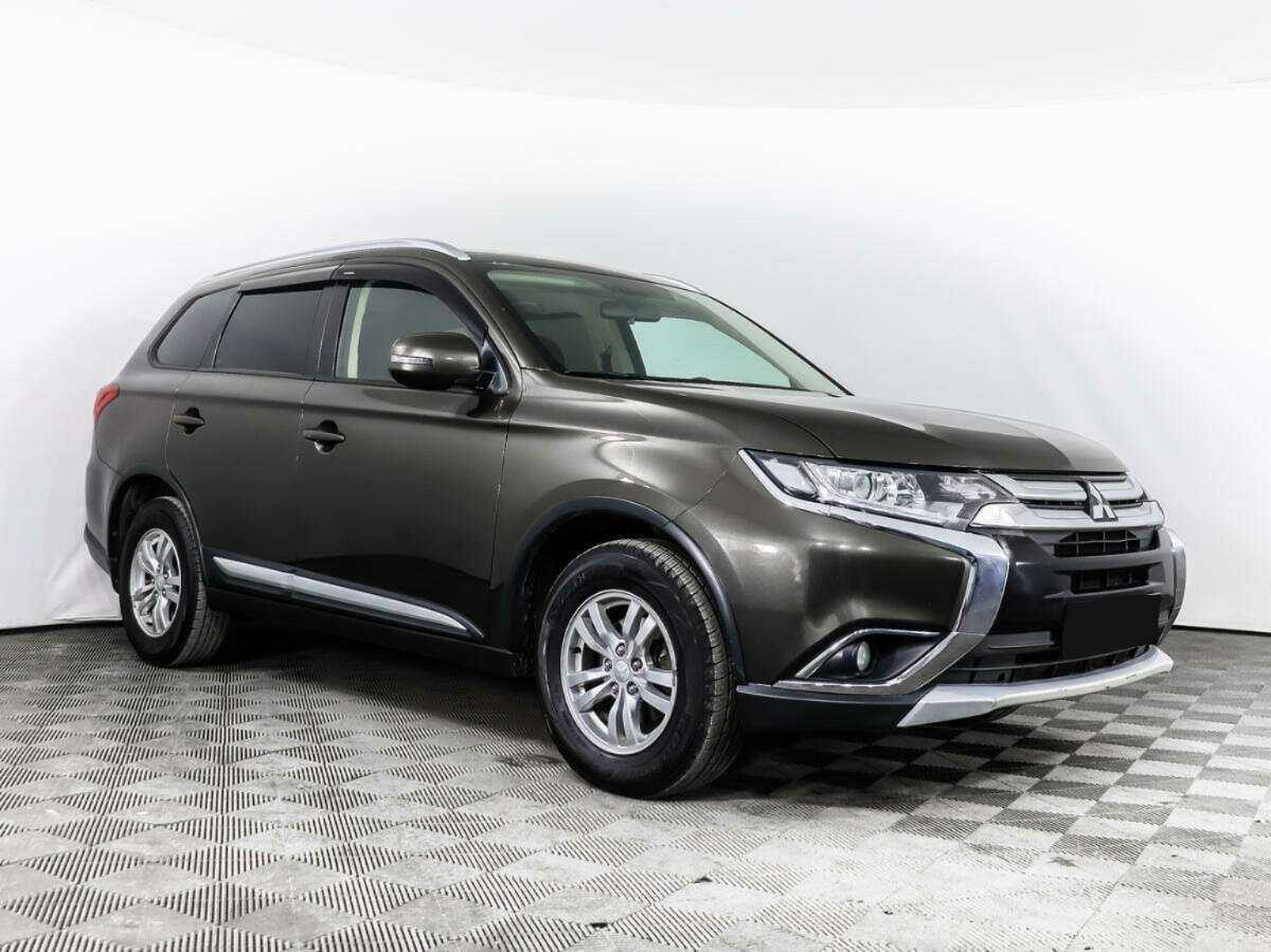 Mitsubishi Outlander с пробегом — 2018 год. Фото: #2