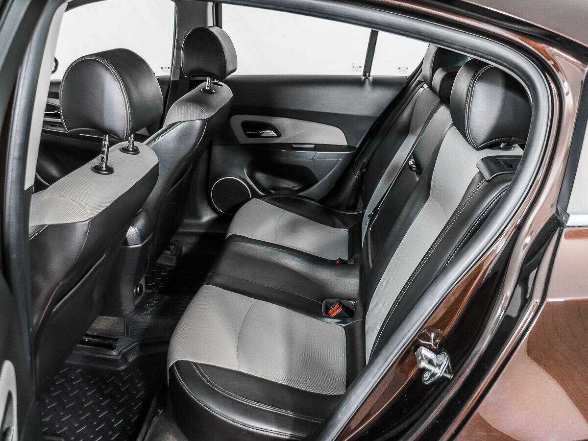 Chevrolet Cruze с пробегом — 2013 год. Фото: #9