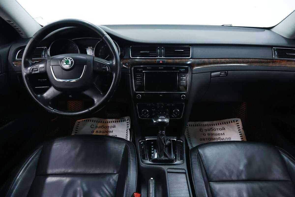 Skoda Superb с пробегом — 2013 год. Фото: #8