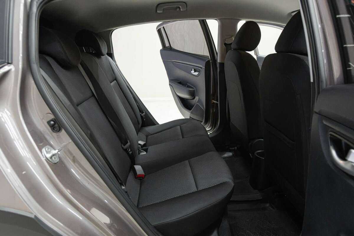 Kia Rio с пробегом — 2021 год. Фото: #13