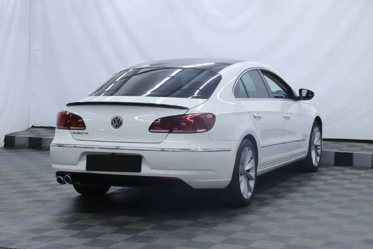 Volkswagen Passat CC с пробегом — 2013 год. Фото: #3