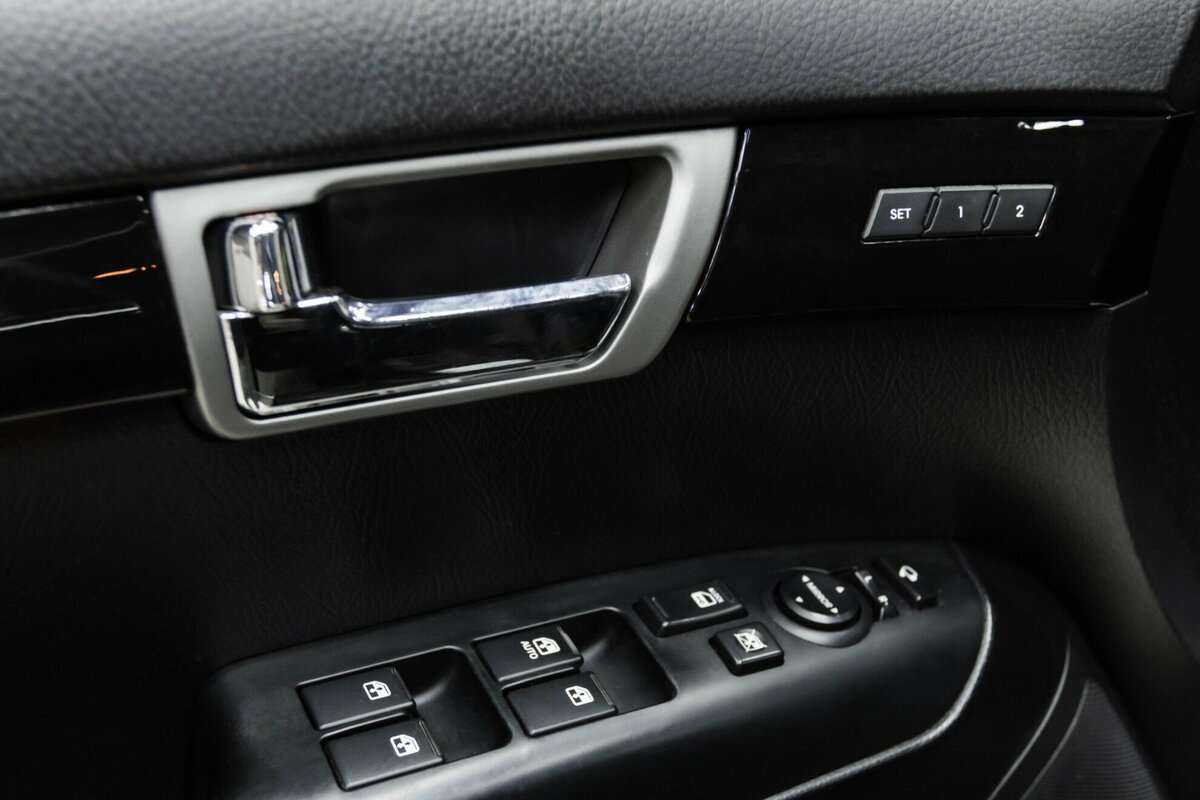 Kia Mohave с пробегом — 2012 год. Фото: #6