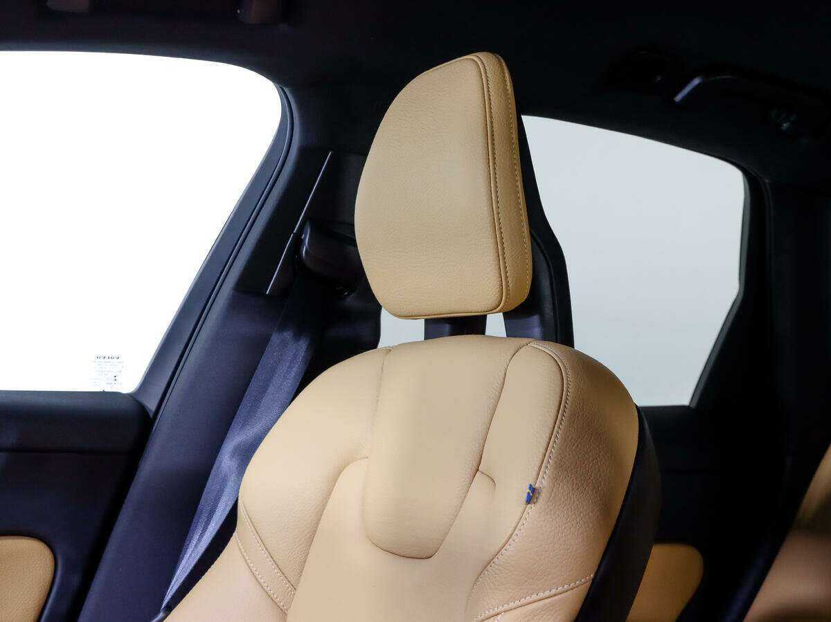 Volvo XC60 с пробегом — 2018 год. Фото: #13