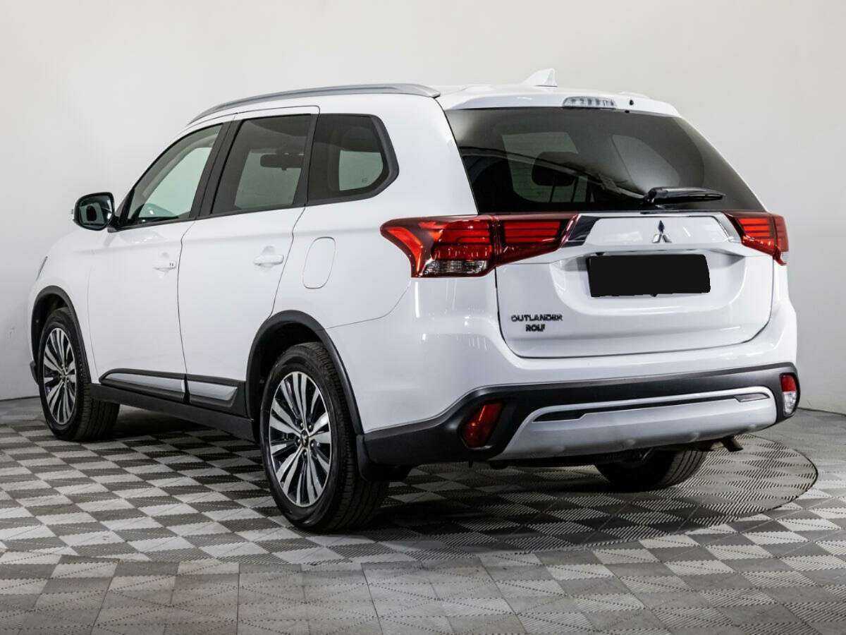 Mitsubishi Outlander с пробегом — 2021 год. Фото: #6