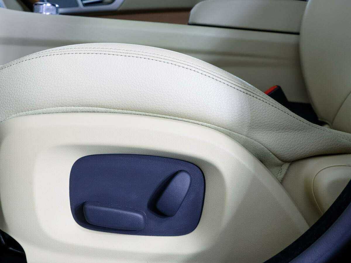 Jaguar XF с пробегом — 2013 год. Фото: #10