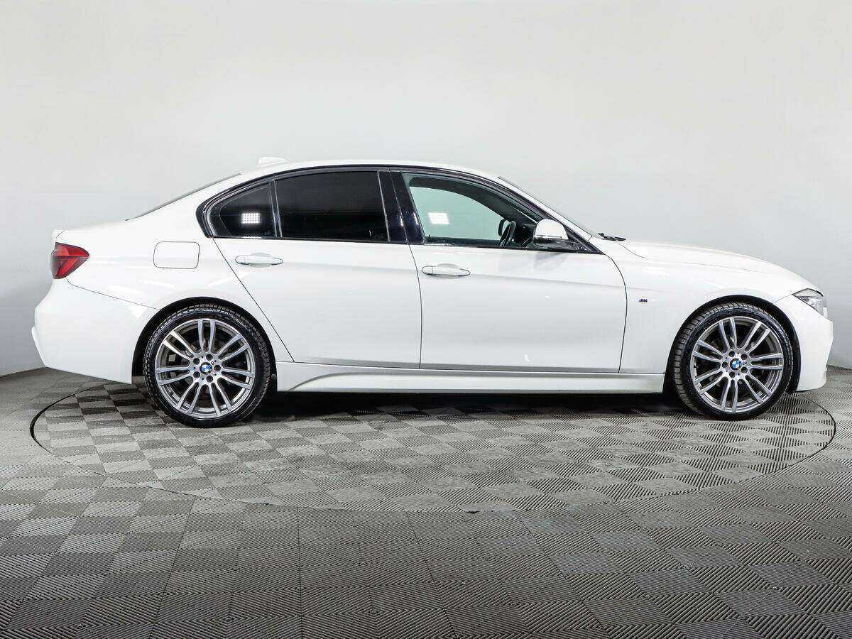 BMW 3 серии с пробегом — 2018 год. Фото: #3