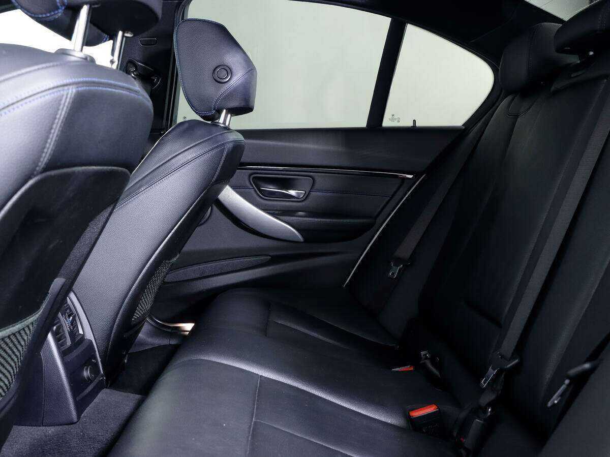 BMW 3 серии с пробегом — 2018 год. Фото: #10