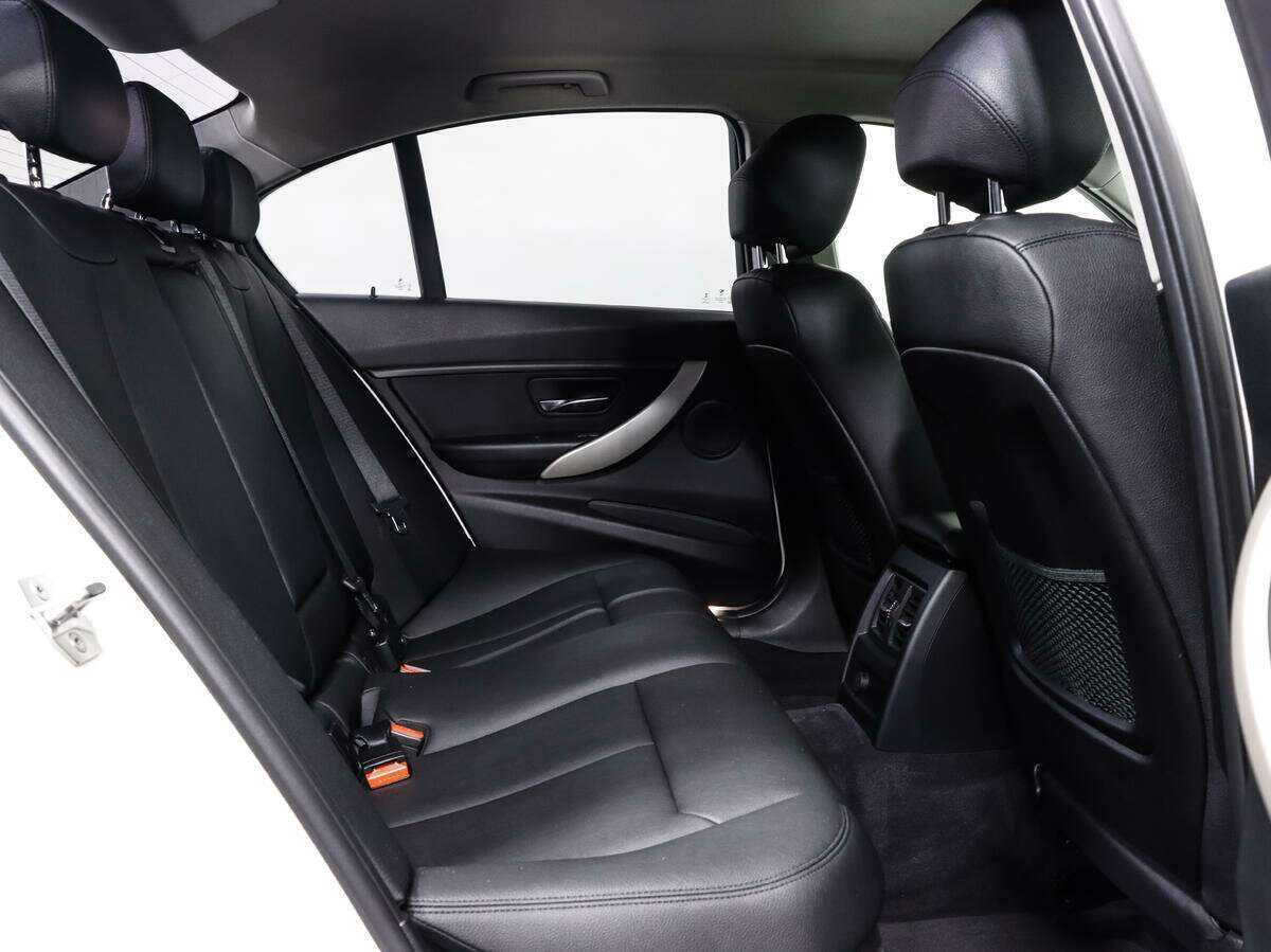 BMW 3 серии с пробегом — 2015 год. Фото: #15