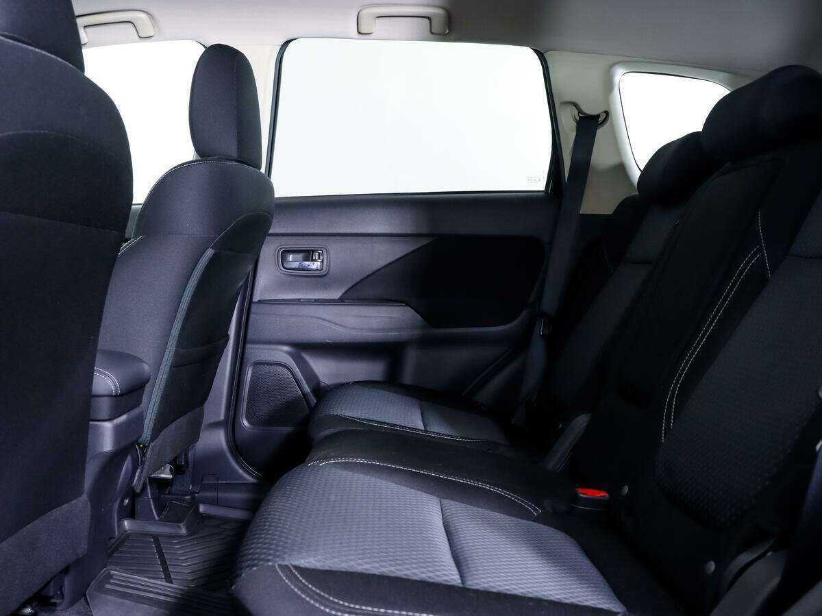 Mitsubishi Outlander с пробегом — 2021 год. Фото: #10