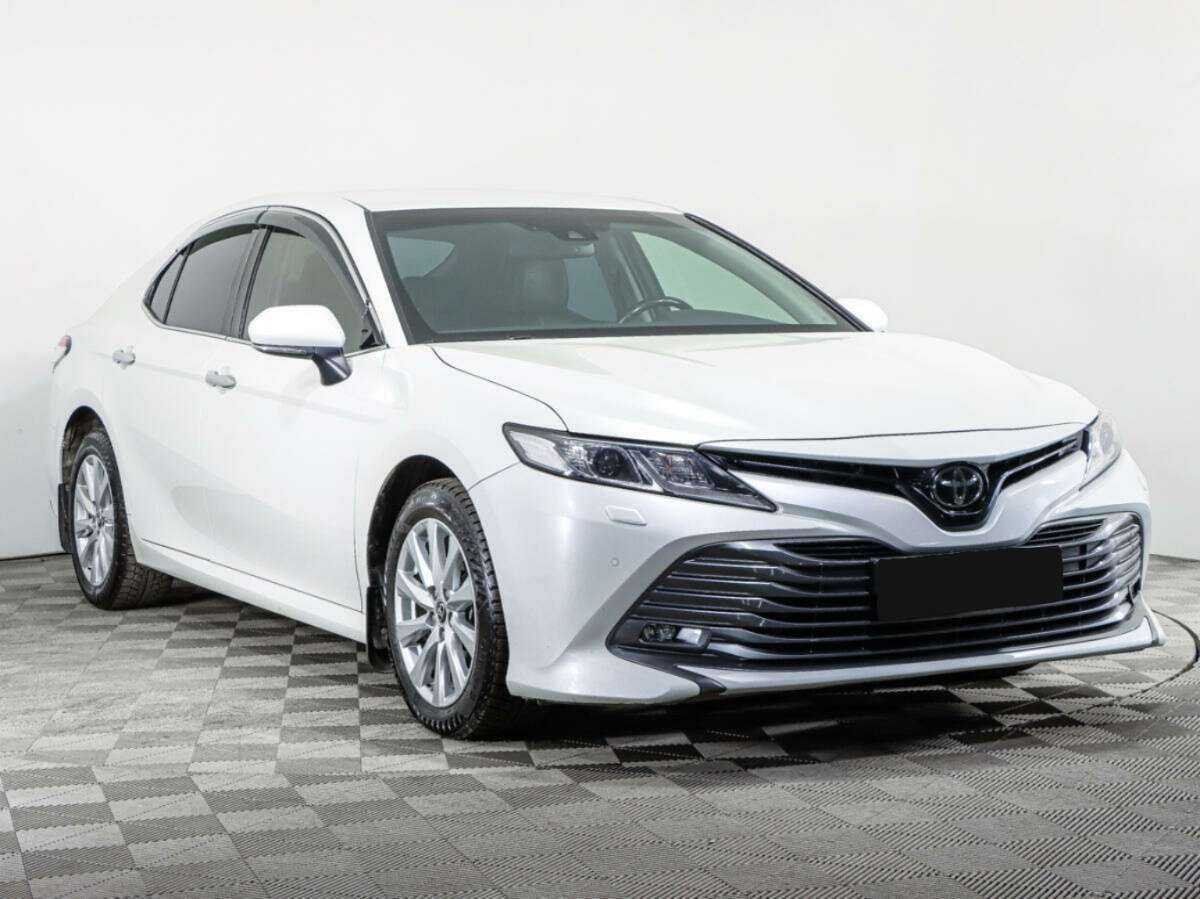 Toyota Camry с пробегом — 2018 год. Фото: #2