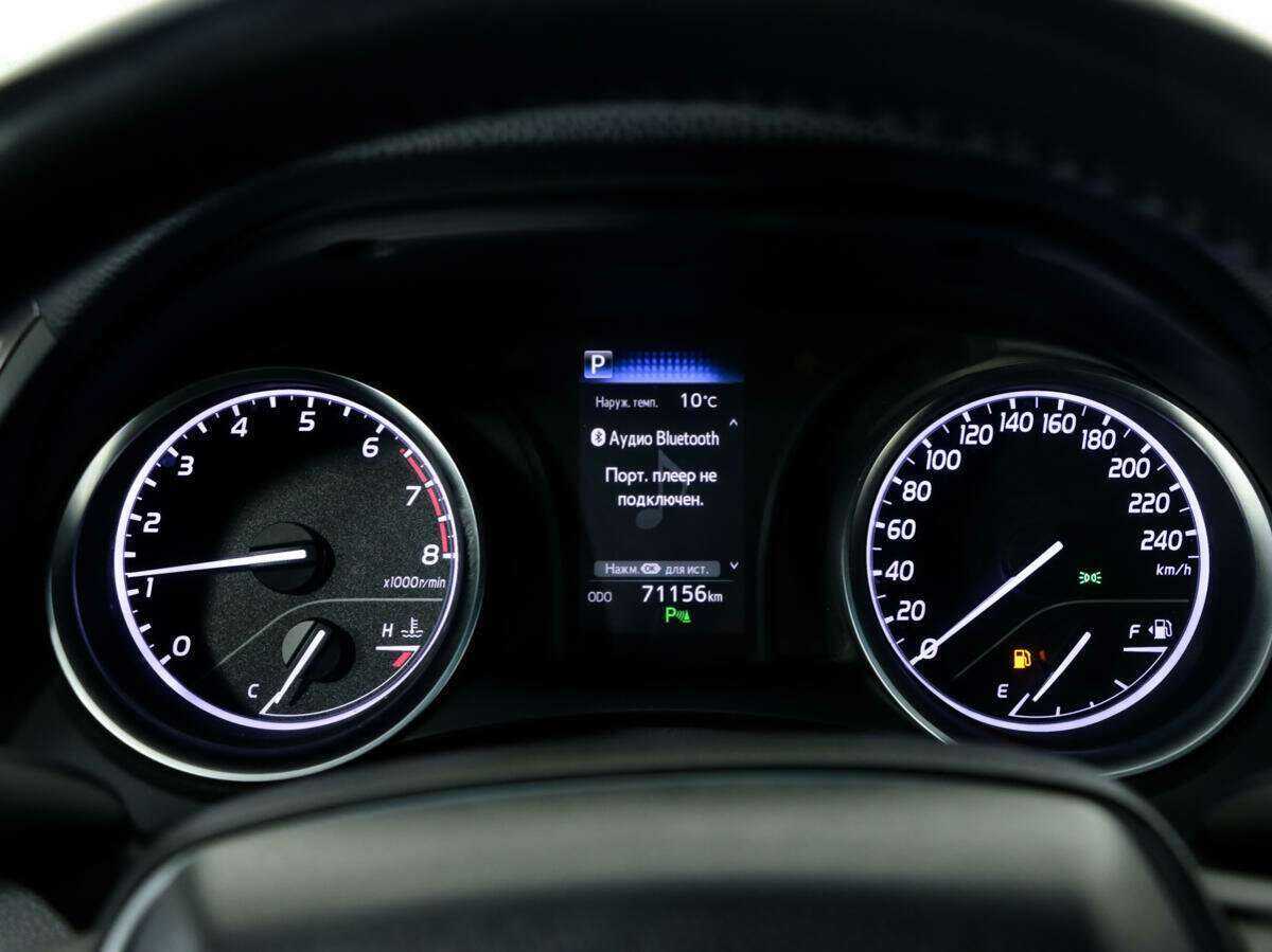 Toyota Camry с пробегом — 2018 год. Фото: #18