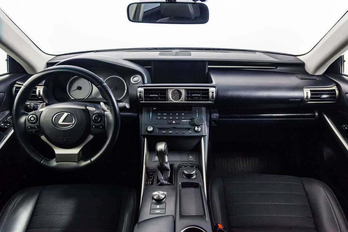 Lexus IS с пробегом — 2014 год. Фото: #14
