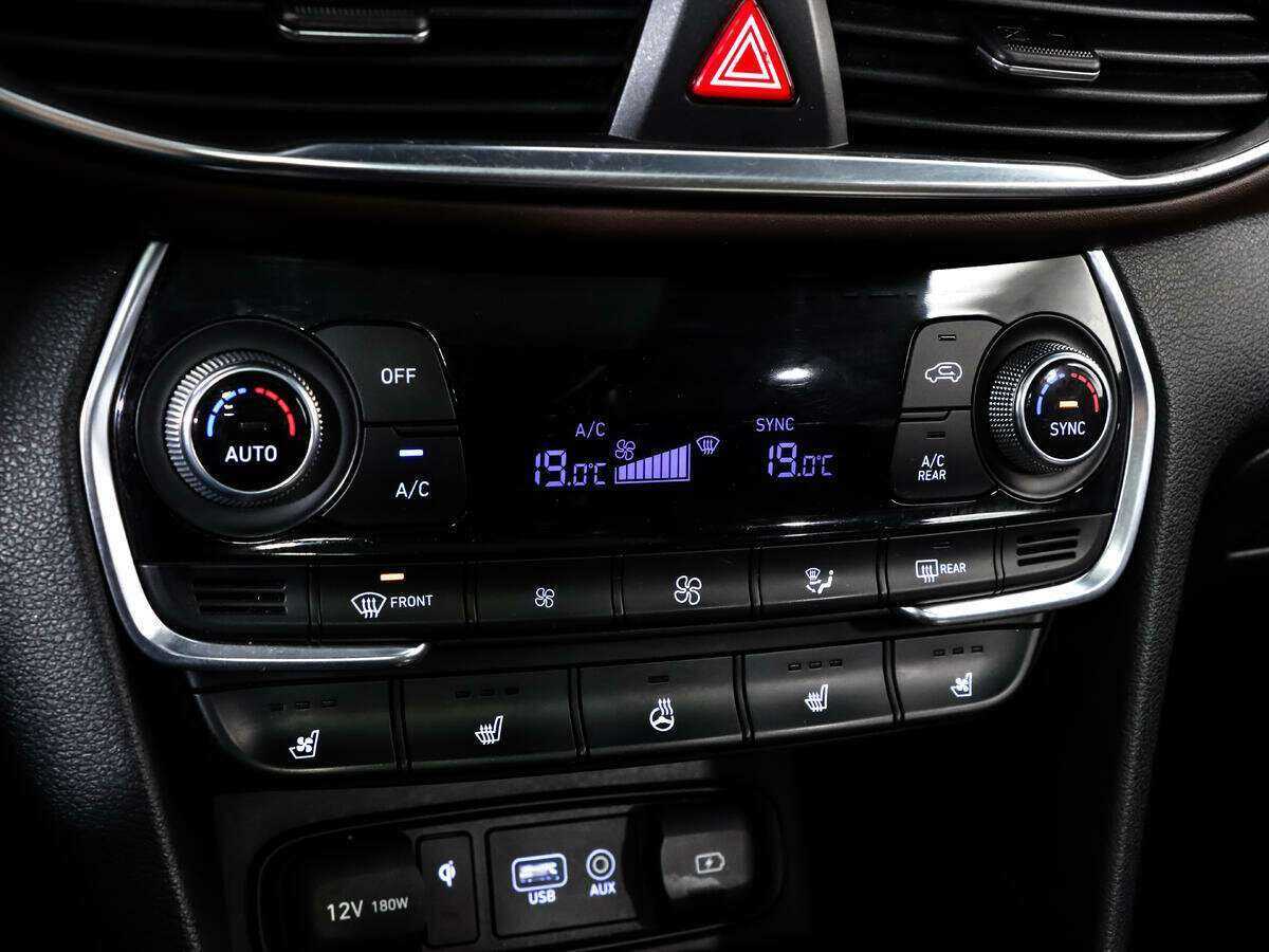 Hyundai Santa Fe с пробегом — 2018 год. Фото: #13