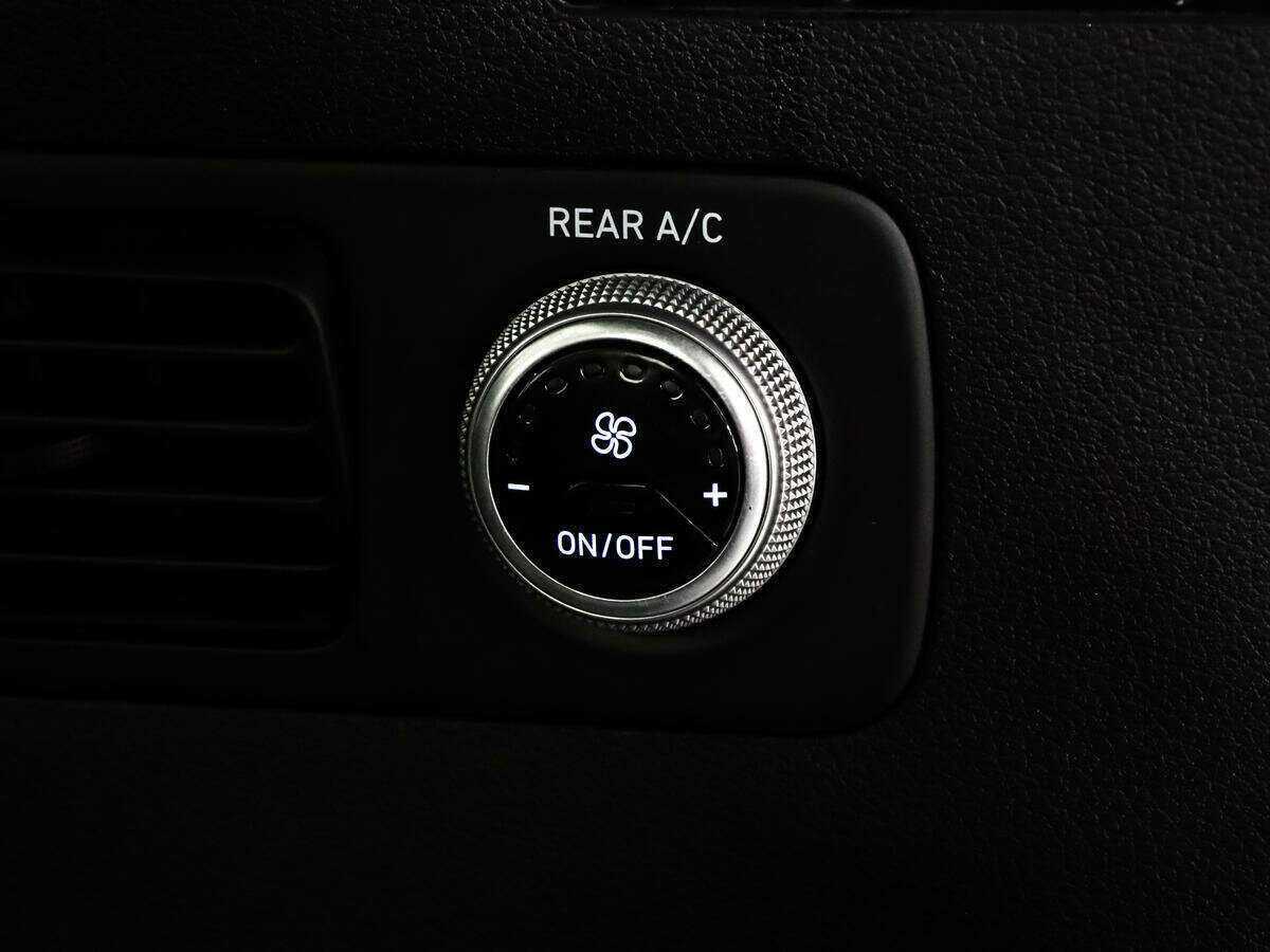 Hyundai Santa Fe с пробегом — 2018 год. Фото: #23