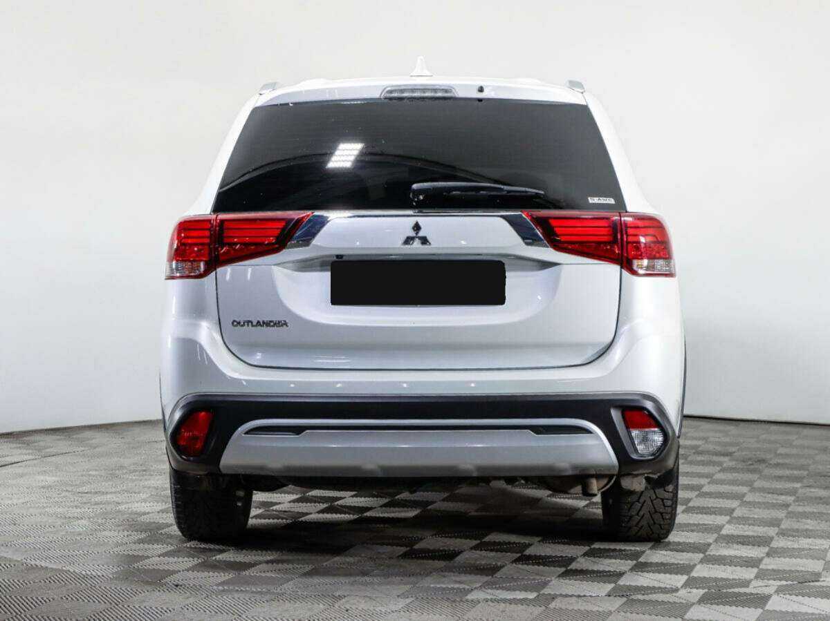 Mitsubishi Outlander с пробегом — 2021 год. Фото: #5
