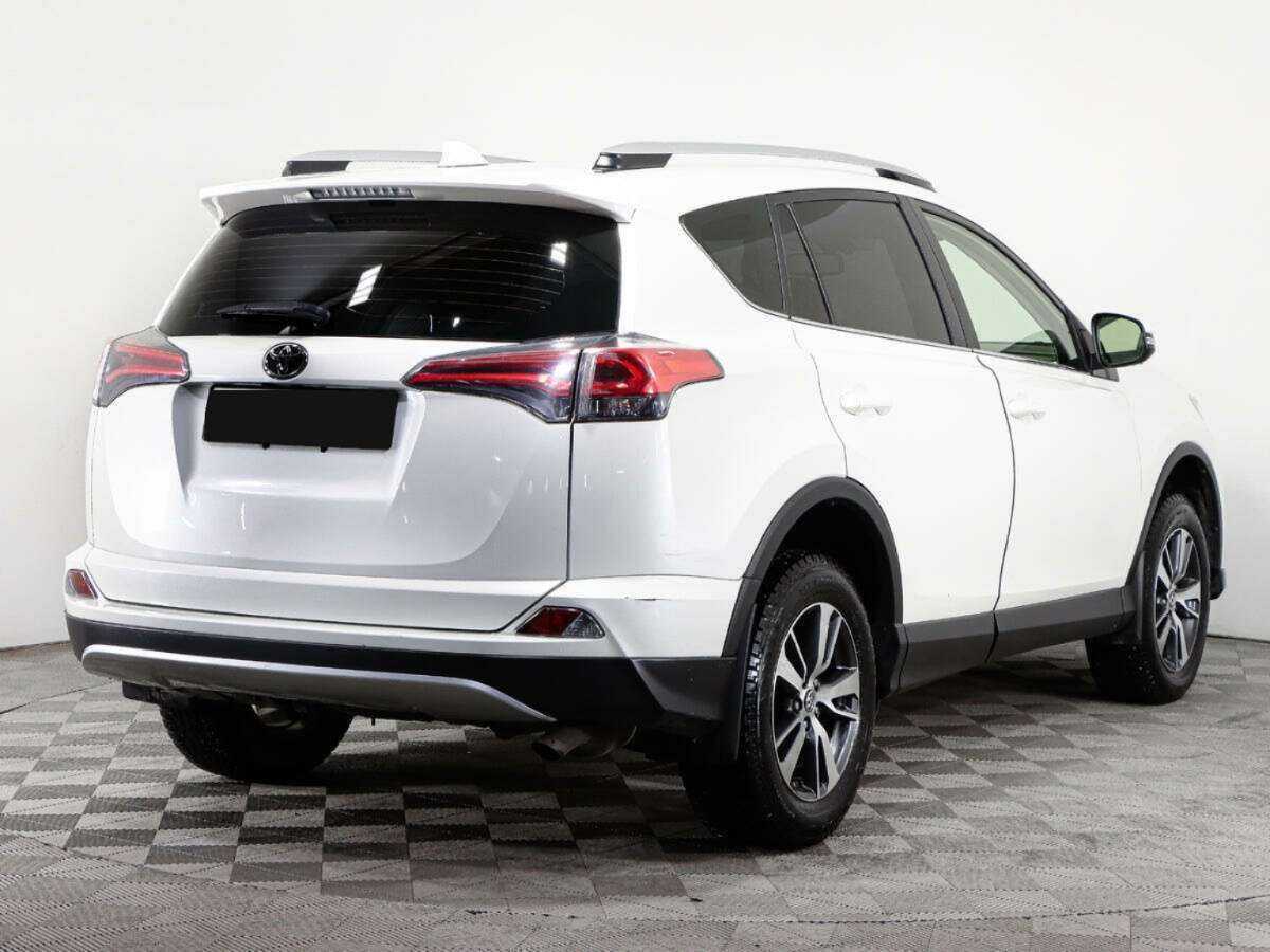 Toyota RAV4 с пробегом — 2015 год. Фото: #3