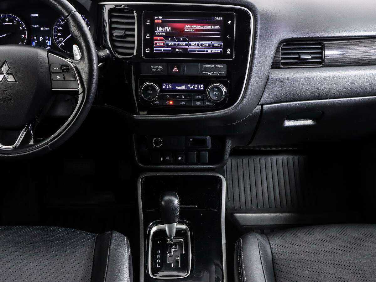 Mitsubishi Outlander с пробегом — 2018 год. Фото: #10