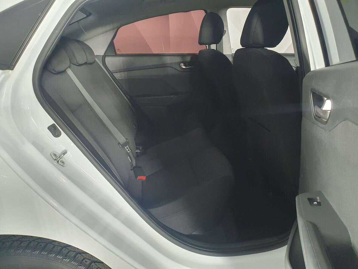 Hyundai Solaris с пробегом — 2021 год. Фото: #9