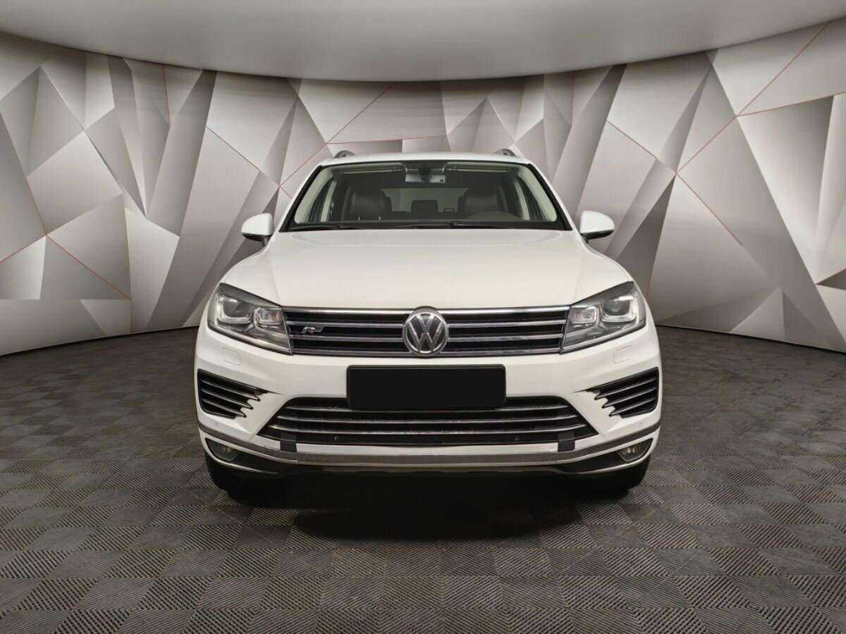 Volkswagen Touareg с пробегом — 2016 год. Фото: #6