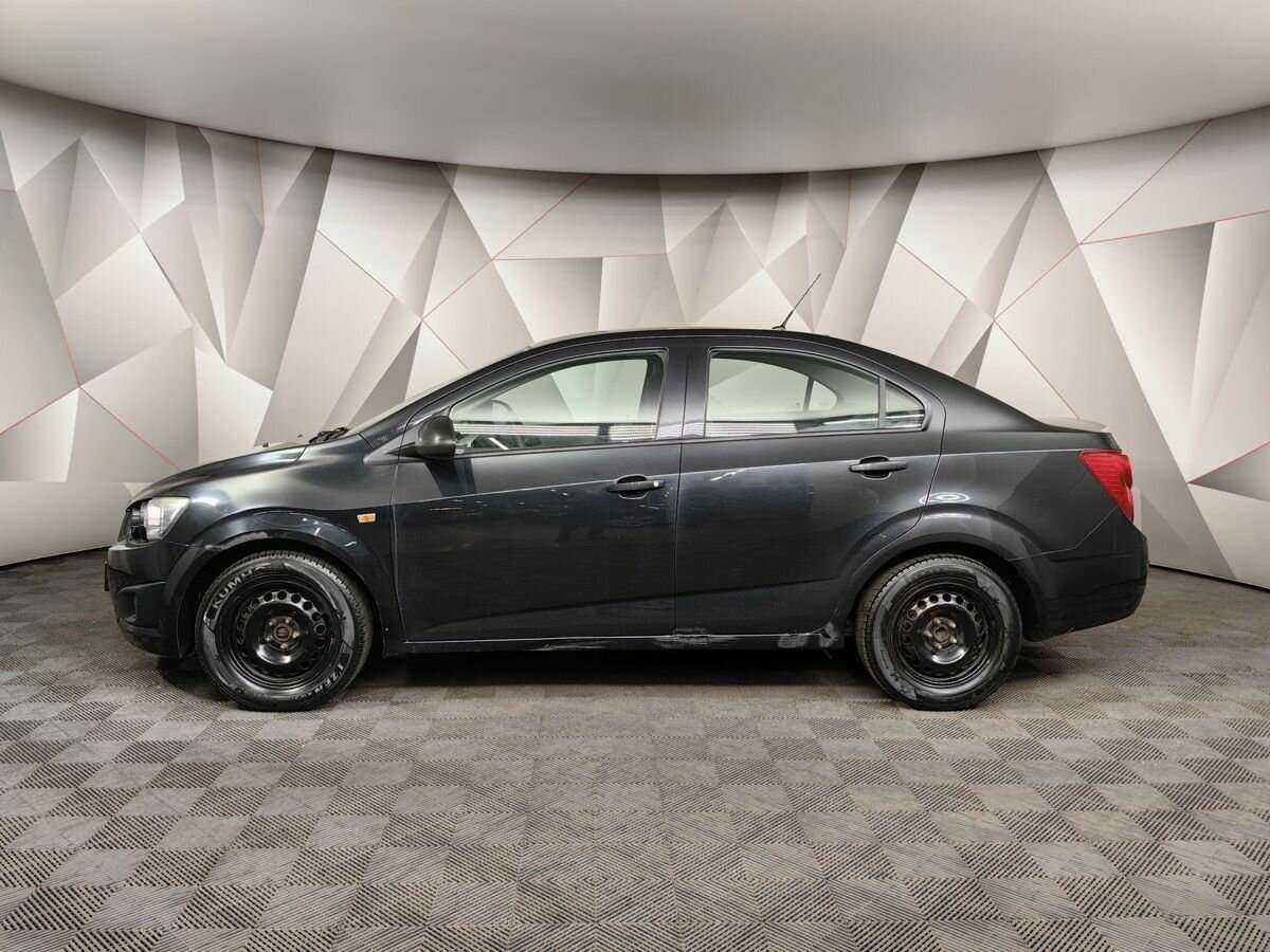 Chevrolet Aveo с пробегом — 2012 год. Фото: #4