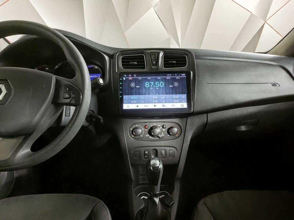 Renault Sandero с пробегом — 2017 год. Фото: #10