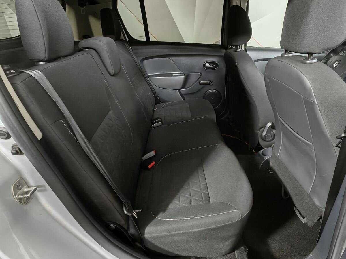 Renault Sandero с пробегом — 2017 год. Фото: #11