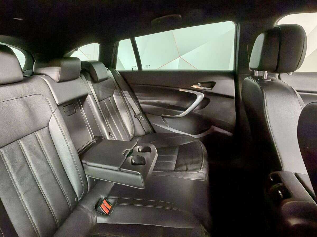 Opel Insignia с пробегом — 2013 год. Фото: #12