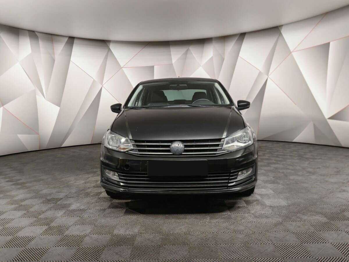 Volkswagen Polo с пробегом — 2018 год. Фото: #6