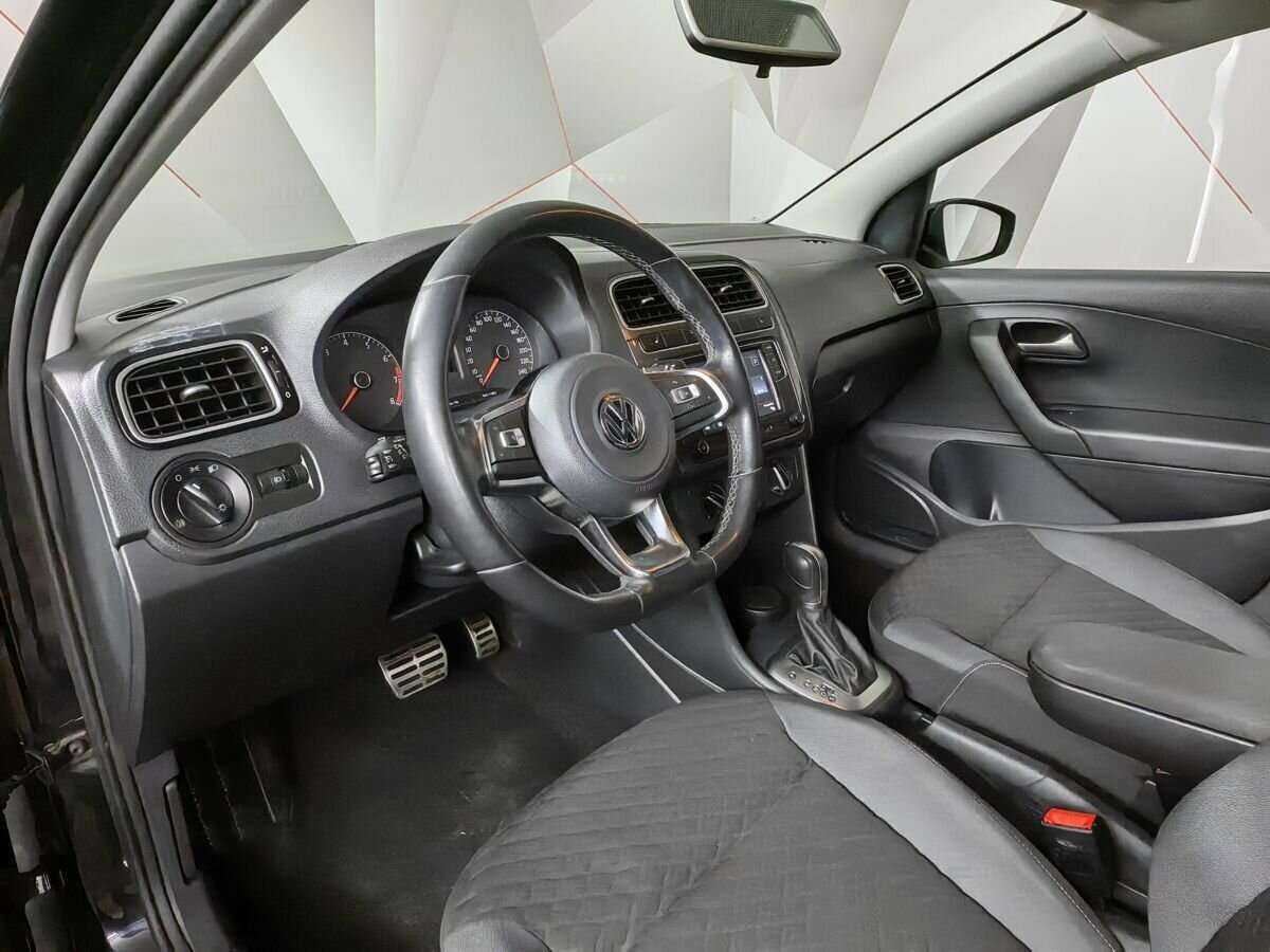 Volkswagen Polo с пробегом — 2018 год. Фото: #13