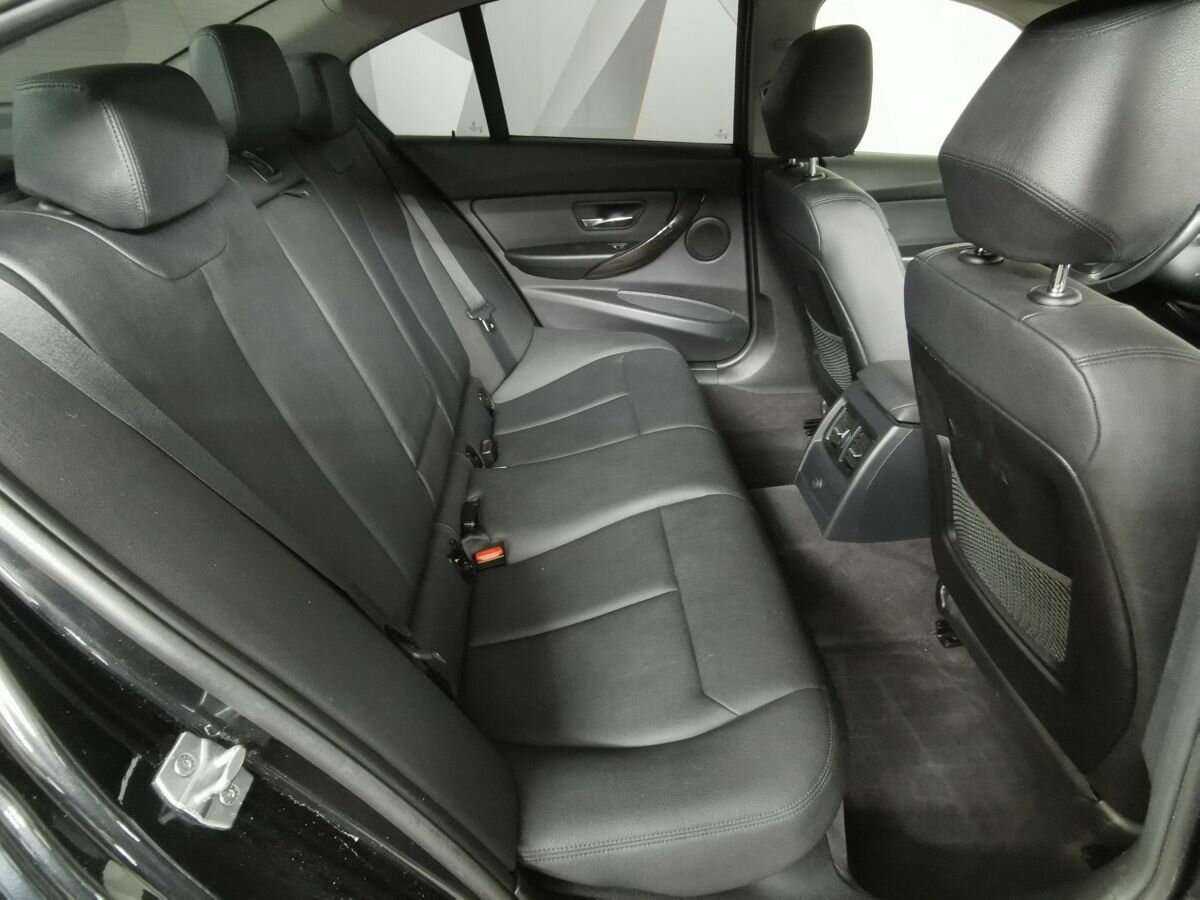 BMW 3 серии с пробегом — 2013 год. Фото: #11