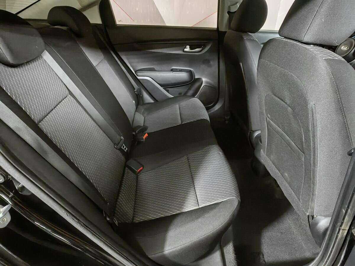 Kia Rio с пробегом — 2017 год. Фото: #11