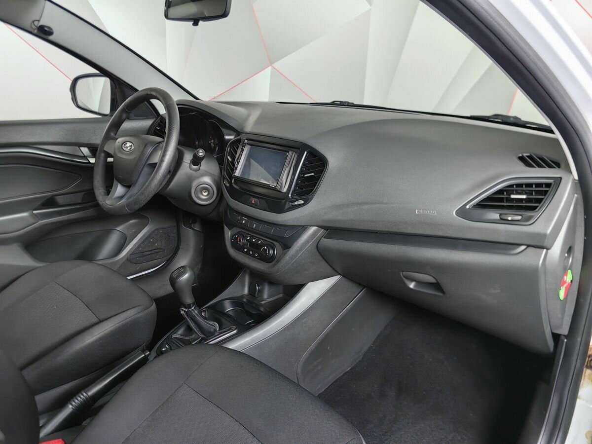 Lada (ВАЗ) Vesta с пробегом — 2018 год. Фото: #7