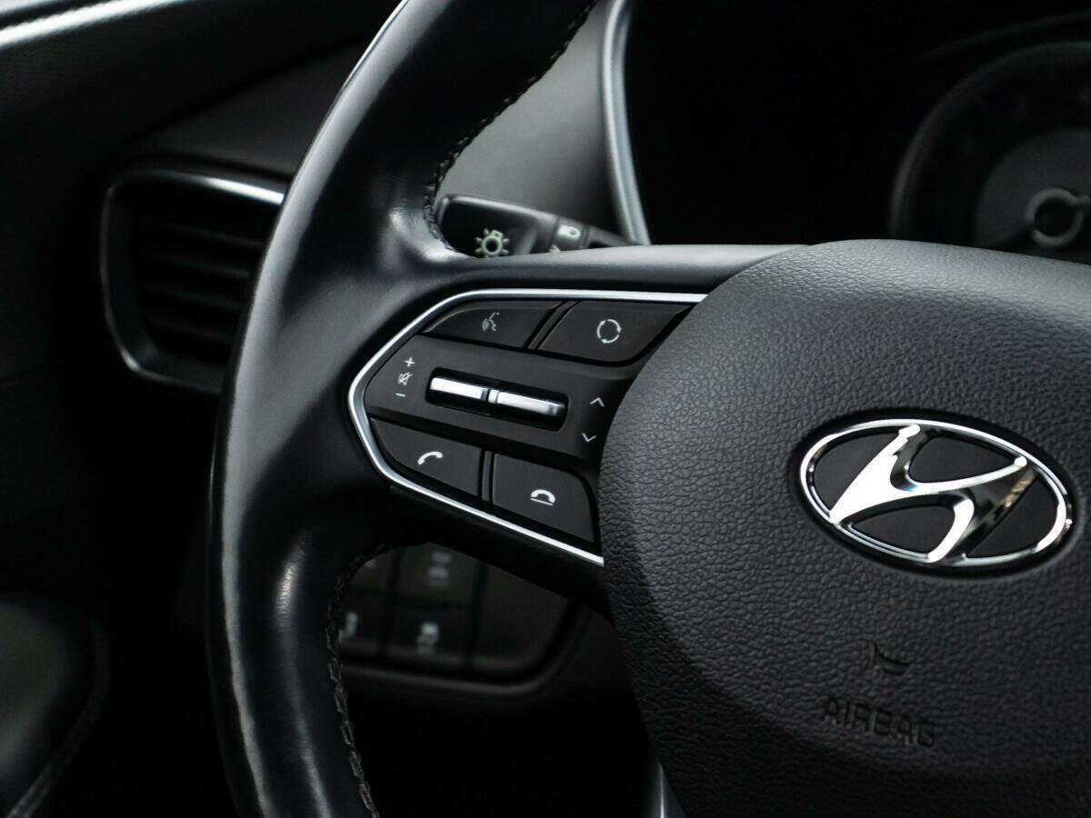 Hyundai Santa Fe с пробегом — 2019 год. Фото: #15