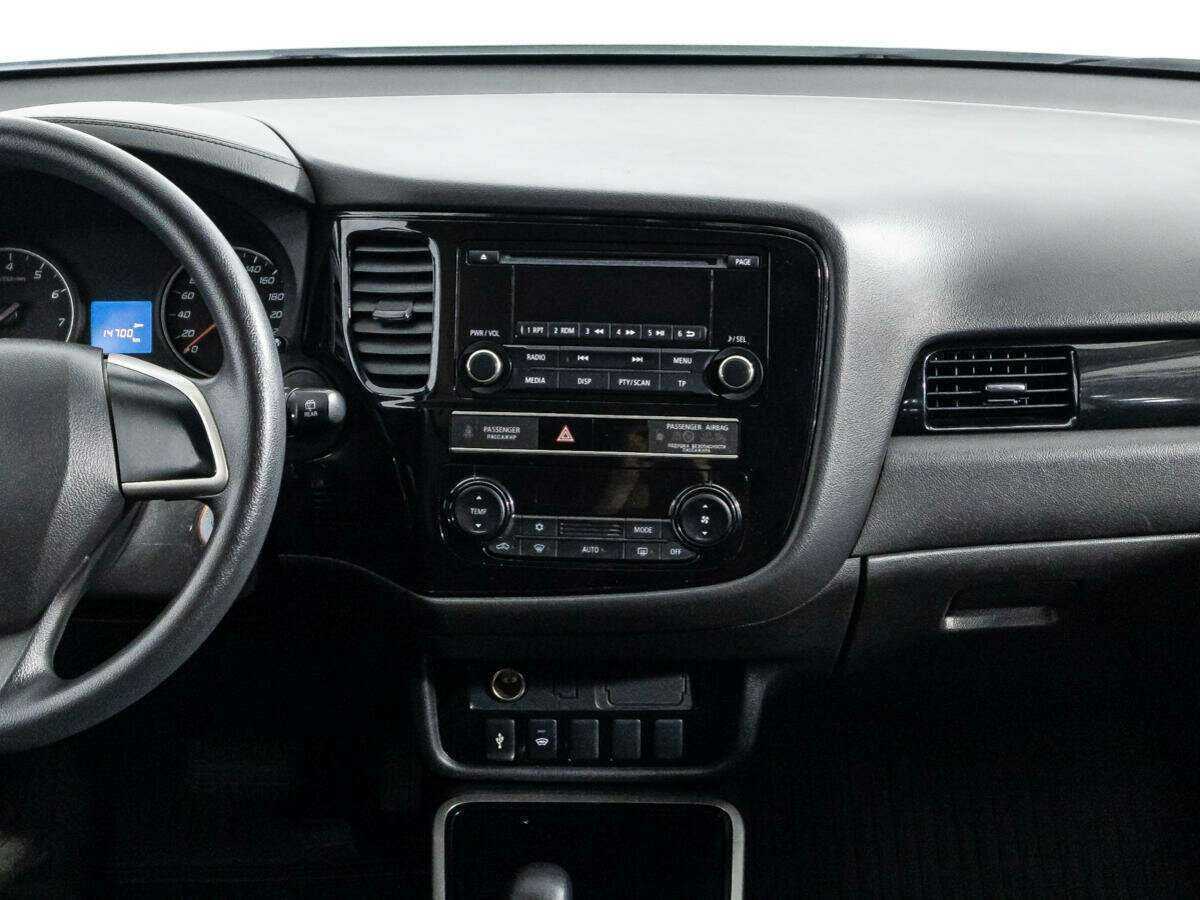 Mitsubishi Outlander с пробегом — 2019 год. Фото: #13