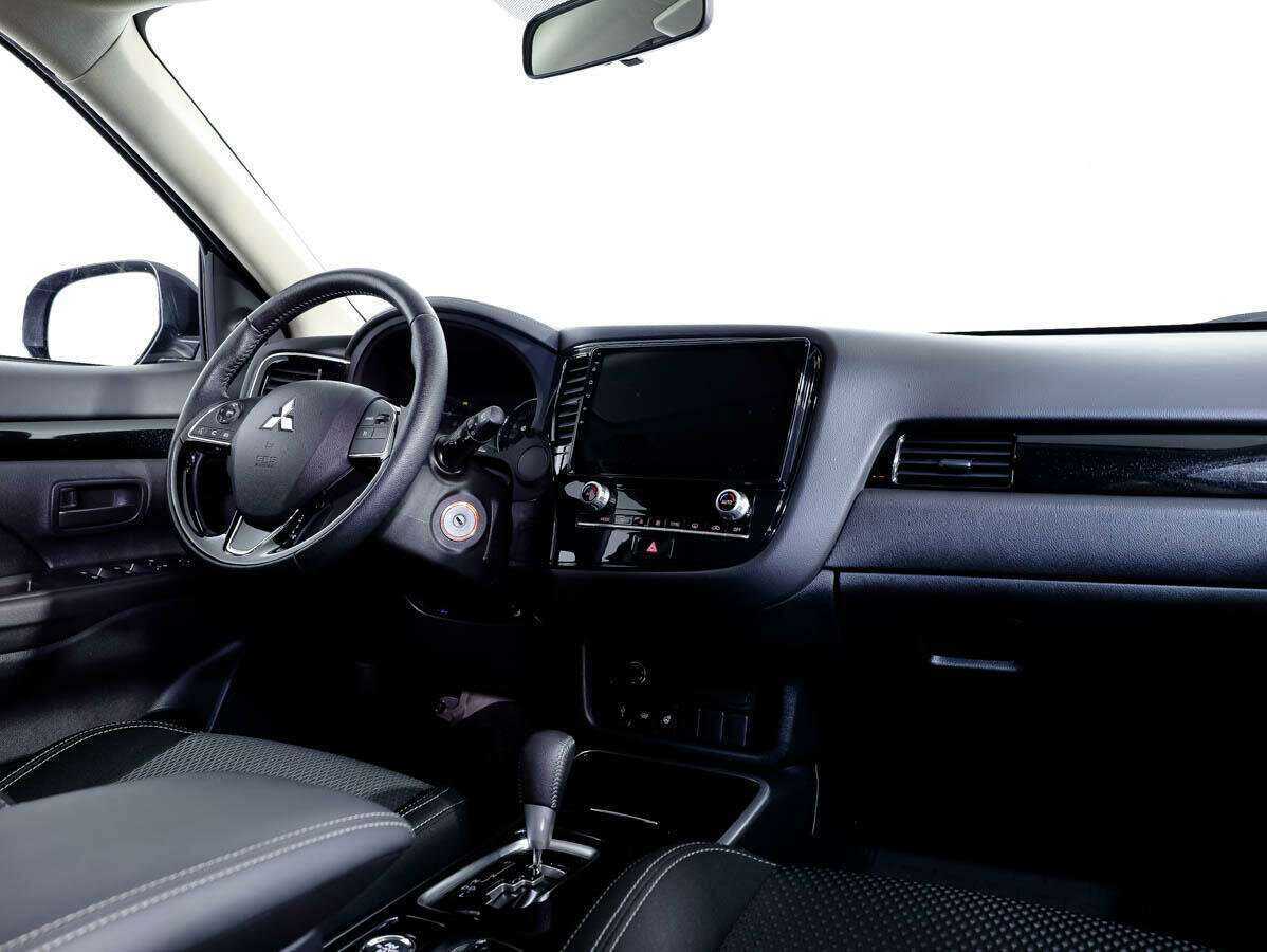 Mitsubishi Outlander с пробегом — 2021 год. Фото: #8