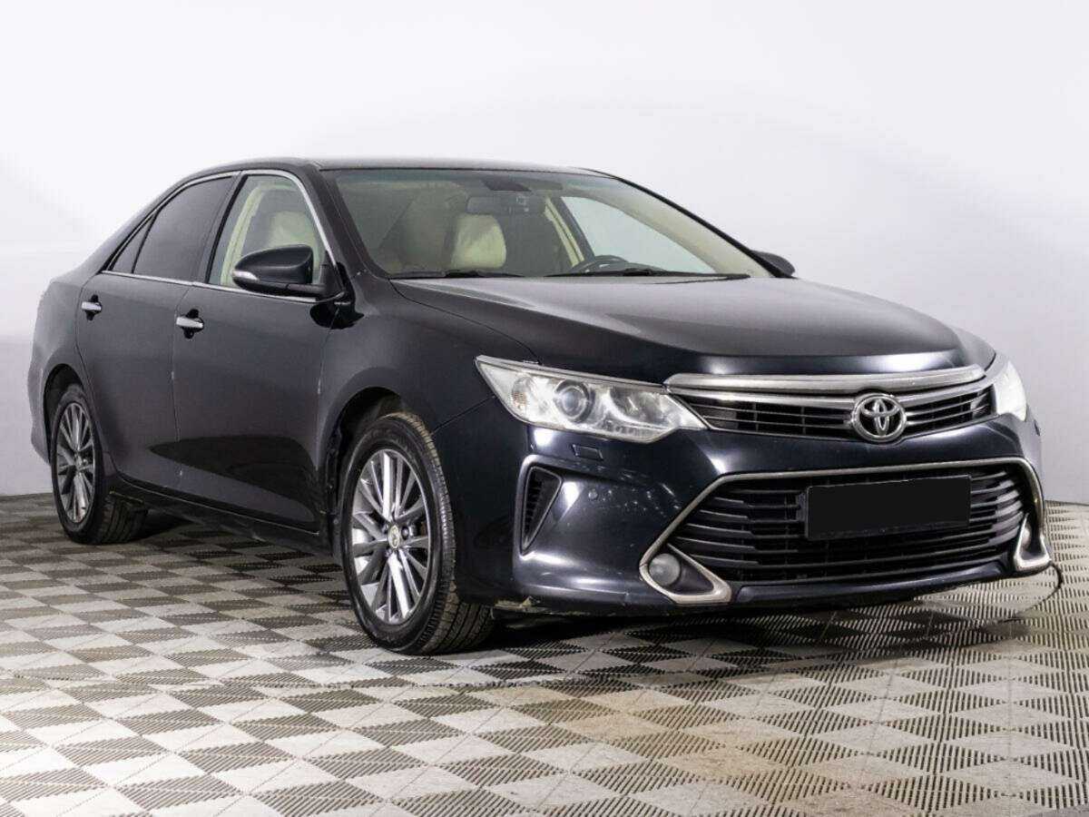 Toyota Camry с пробегом — 2017 год. Фото: #2