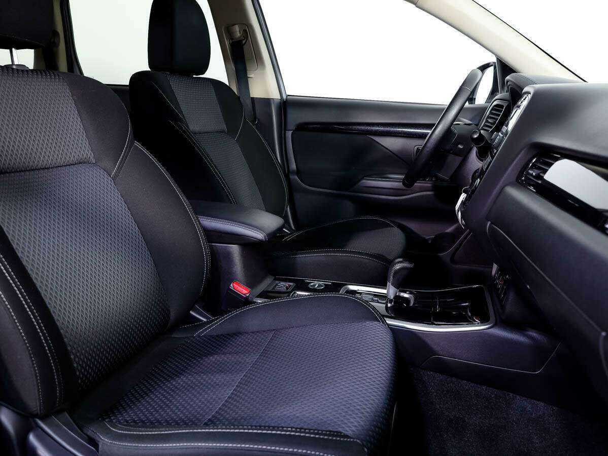 Mitsubishi Outlander с пробегом — 2018 год. Фото: #11