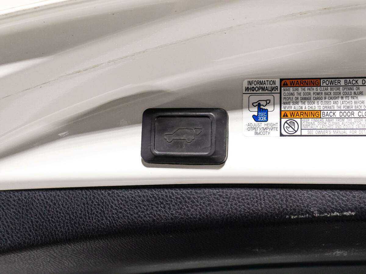 Toyota RAV4 с пробегом — 2017 год. Фото: #15