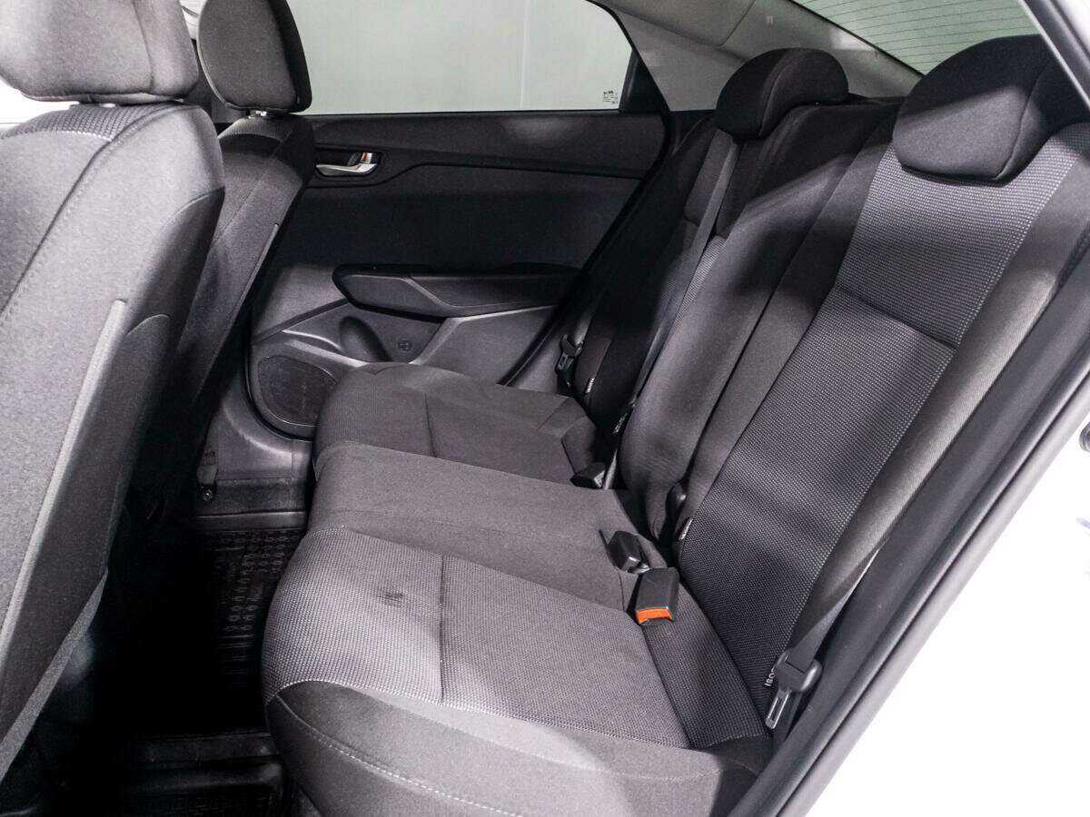 Hyundai Solaris с пробегом — 2020 год. Фото: #9