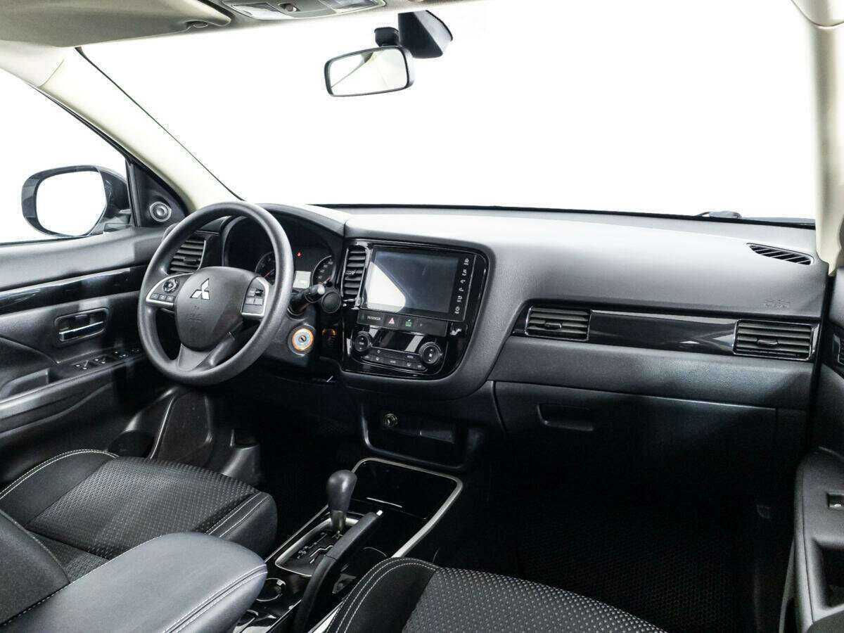 Mitsubishi Outlander с пробегом — 2022 год. Фото: #8