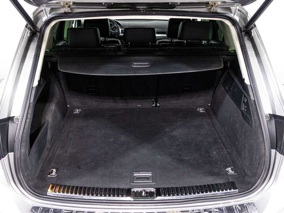 Volkswagen Touareg с пробегом — 2015 год. Фото: #12